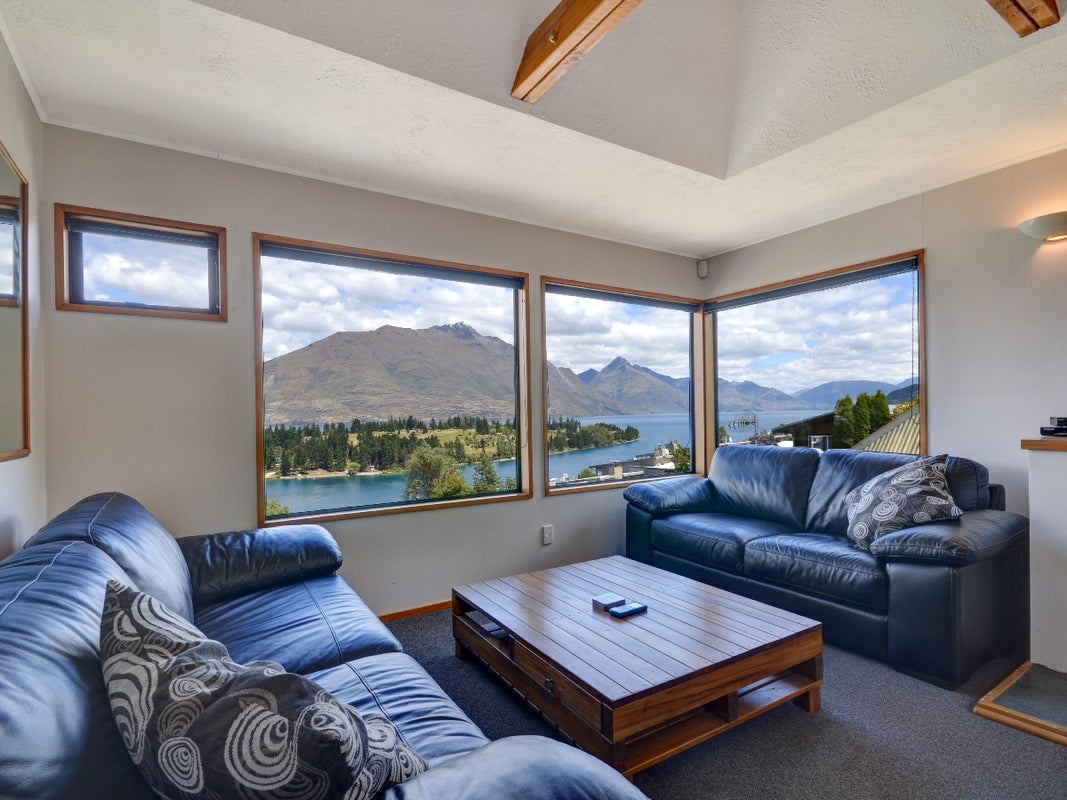 24 Earnslaw Terrace, Queenstown, Queenstown - Carousel 1