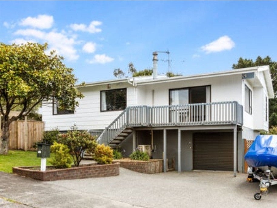 209 Staithes Drive South, Whitby, Porirua - Carousel 1