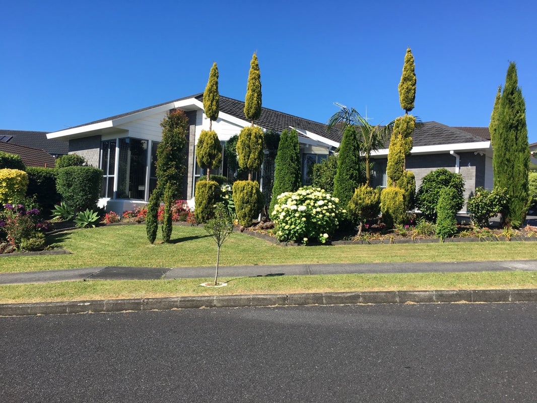 1/4 Currell Way, Somerville, Auckland - Carousel 1