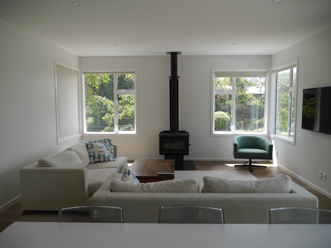 23 Pukatea Street, Eastbourne, Lower Hutt - Carousel 1