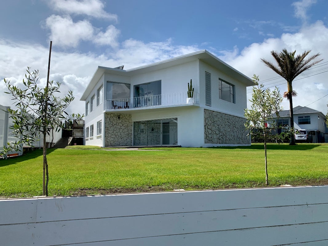 8 Wallace Place, Westown, New Plymouth - Carousel 1