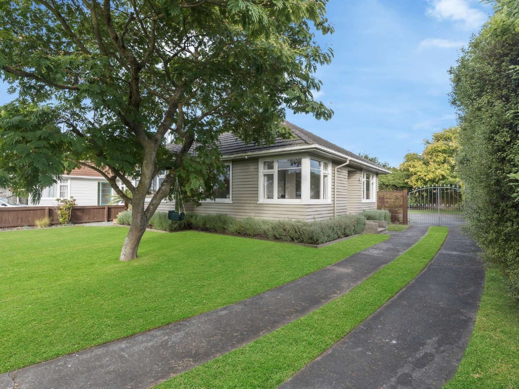19 Wilton Crescent, Bishopdale, Christchurch - Carousel 1