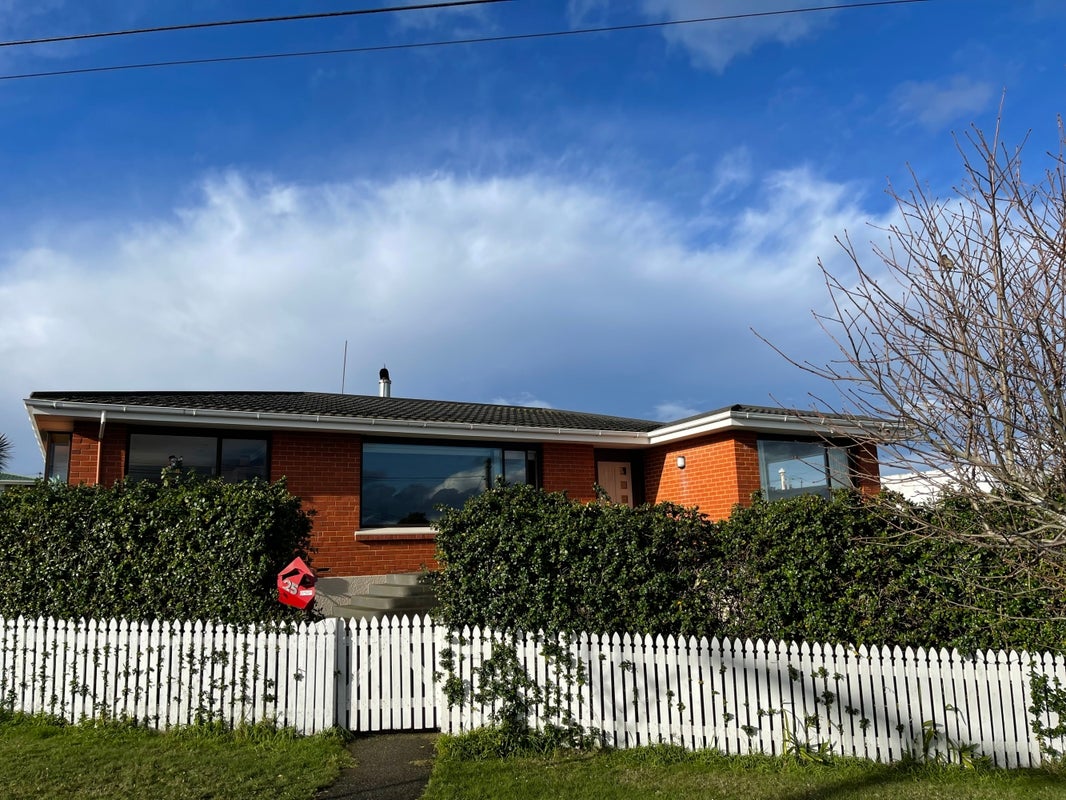 25 Mathieson Street, Waverley, Dunedin - Carousel 1