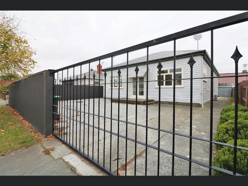 39 Raymond Street, West End, Timaru - Carousel 1