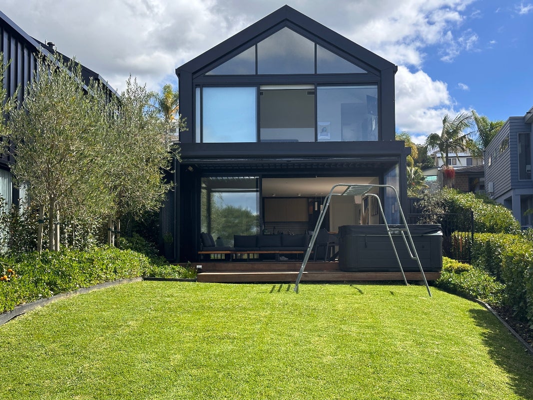 31 Oakpark Place, West Harbour, Auckland - Carousel 1