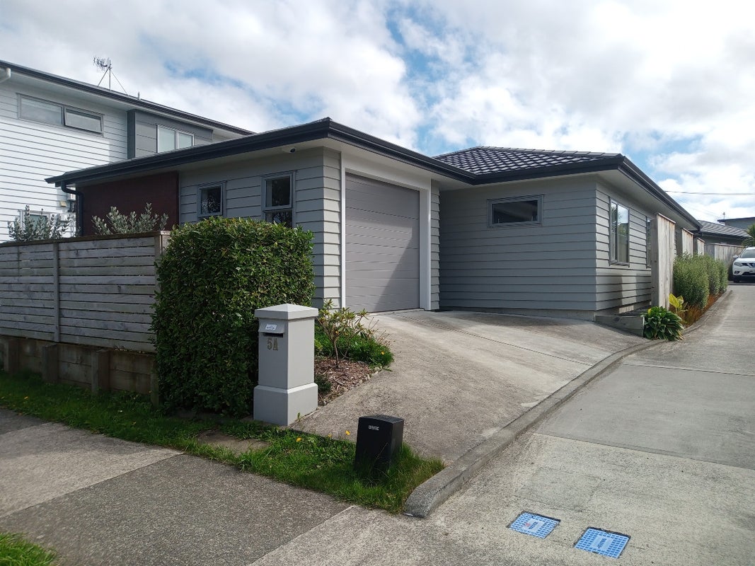 5A Rata Street, Naenae, Lower Hutt - Carousel 1