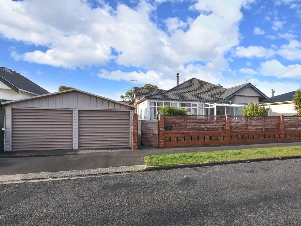 77 Ascot Street, Saint Kilda, Dunedin - Carousel 1