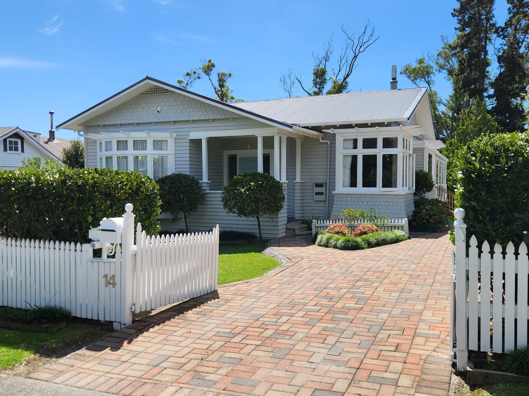 14 Beachlands Road, Beachlands, Auckland - Carousel 1