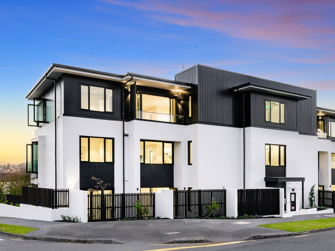 6/15 Ngaio Street, Orakei, Auckland - Carousel 1