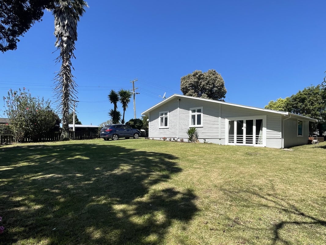 31 Athenree Road, Athenree, Katikati - Carousel 1