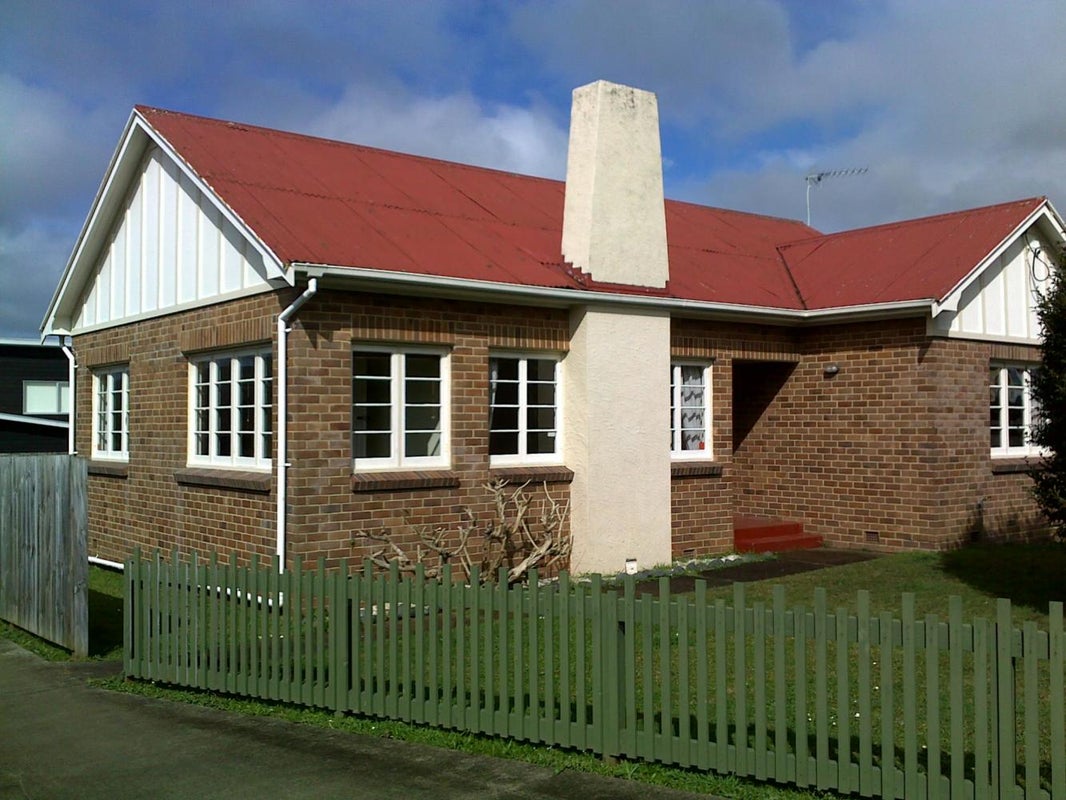 126 Titirangi Road, New Lynn, Auckland - Carousel 1