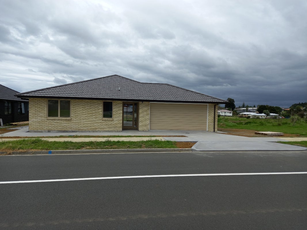 36 Lake Drive, Tikipunga, Whangarei - Carousel 1