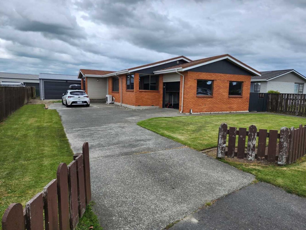 130 Inglewood Road, Newfield, Invercargill - Carousel 1