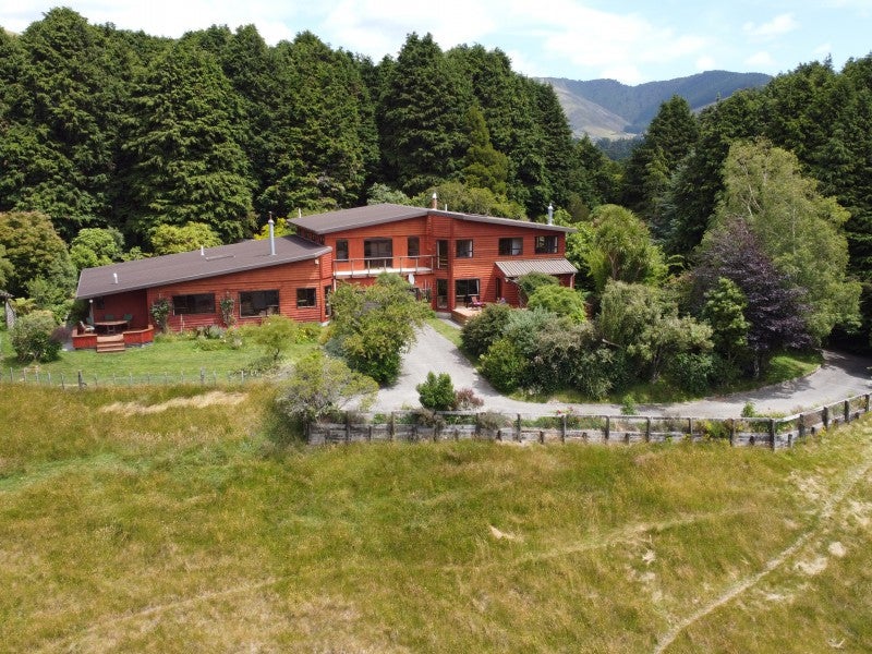 761 Whitemans Valley Road, Whitemans Valley, Upper Hutt - Carousel 1