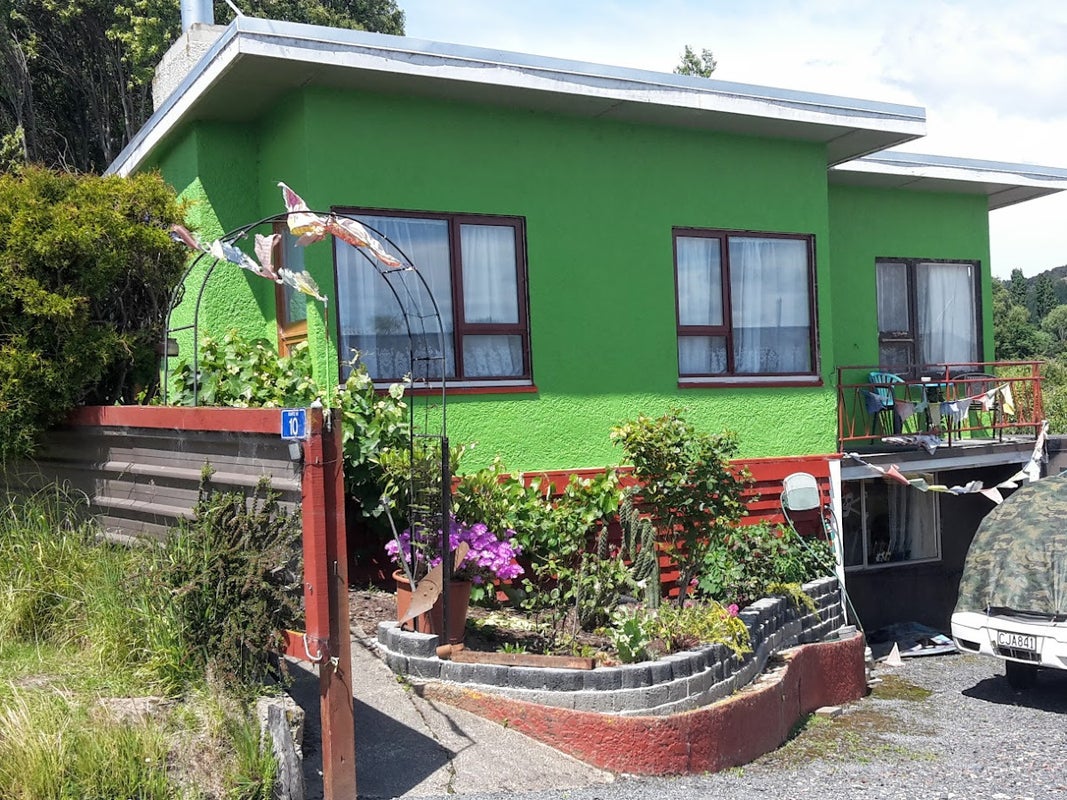 10 Nore Street, Waihola, Milton - Carousel 1