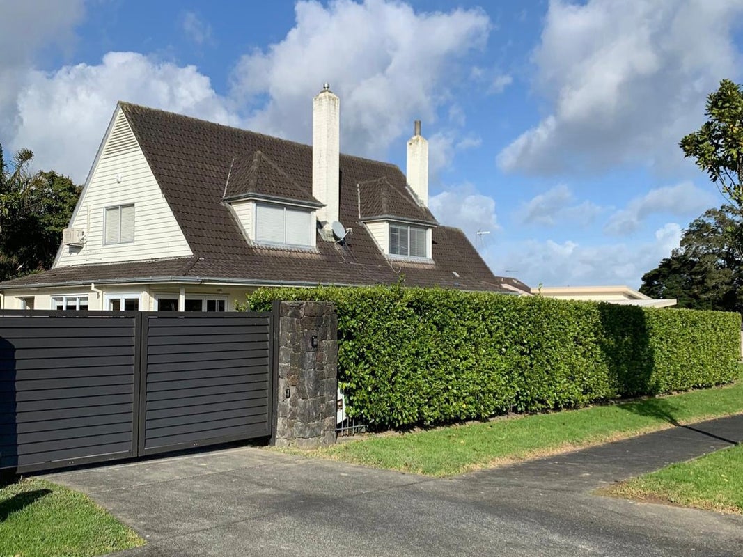 6 Ysabel Crescent, The Gardens, Auckland - Carousel 1