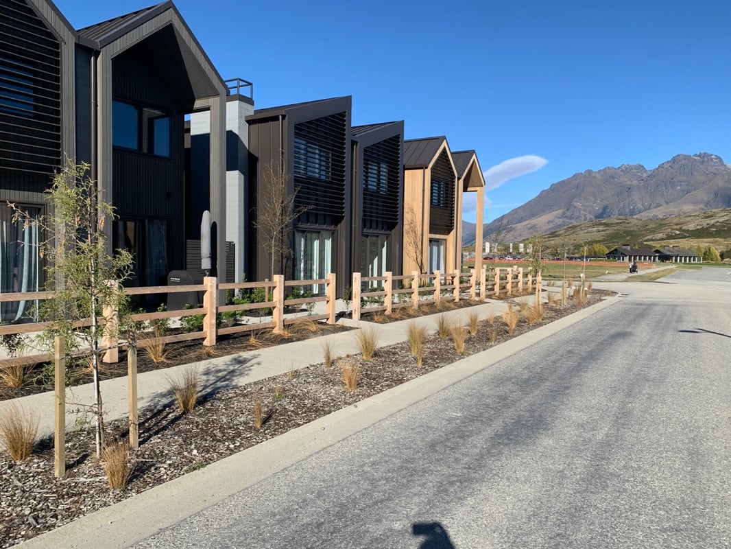 5 Ryan Loop, Jacks Point, Queenstown - Carousel 1