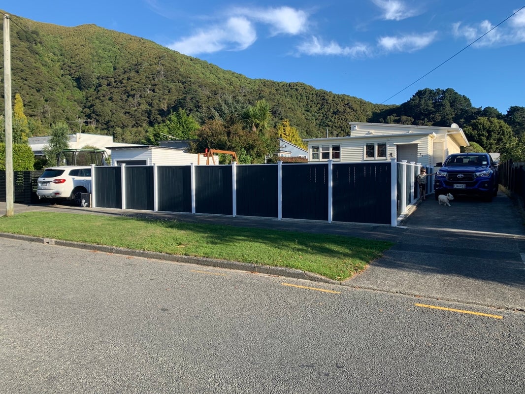 183 Whites Line, WAIWHETU, LOWER HUTT - Carousel 1