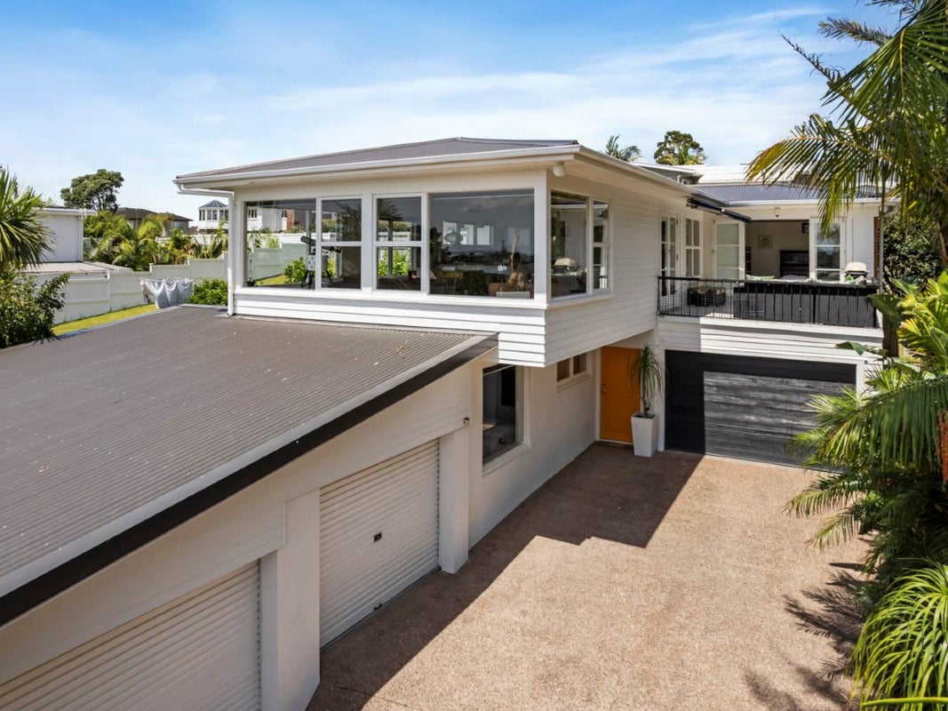2/98 Park Rise, Campbells Bay, Auckland - Carousel 1