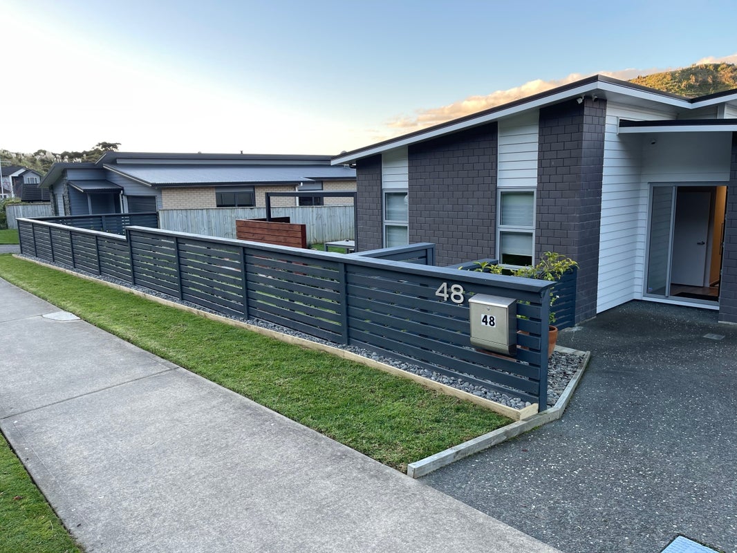 48 Banks Boulevard, WHITBY, PORIRUA - Carousel 1