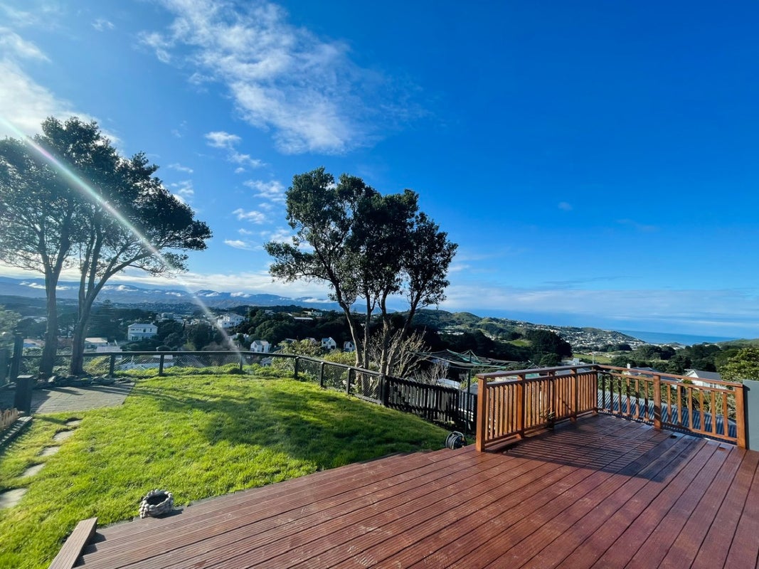 18 Whaui Street, Vogeltown, Wellington - Carousel 1