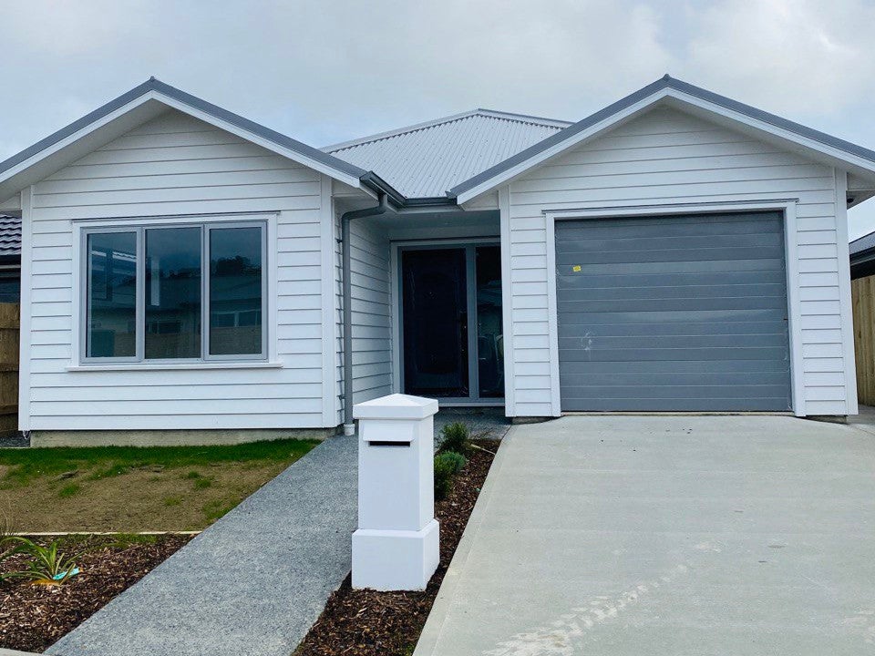 27 Kairaumati Crescent, Kelson, Lower Hutt - Carousel 1