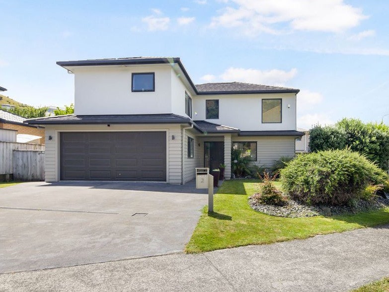 2 Yarnbrook Grove, Churton Park, Wellington - Carousel 1