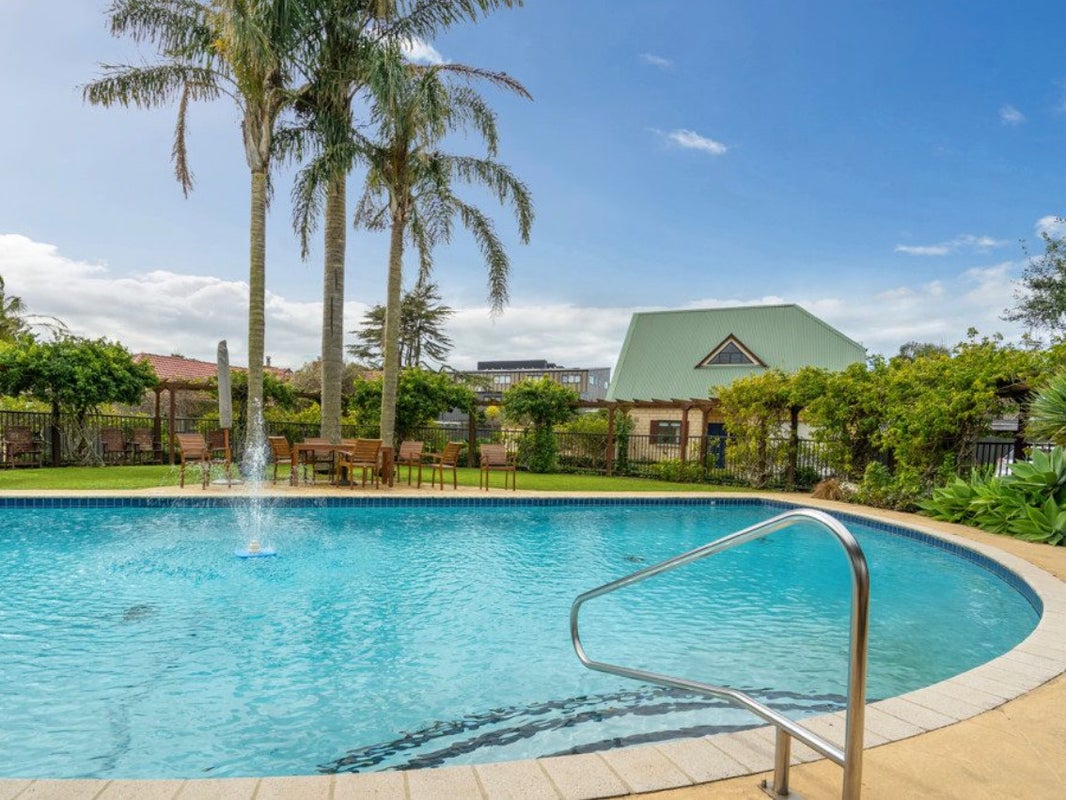 4/52 Taharoto Road, Takapuna, Auckland - Carousel 1
