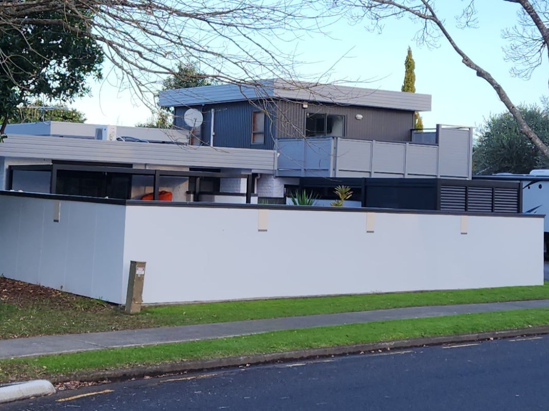 74 Walter Strevens Drive, Conifer Grove, Takanini - Carousel 1