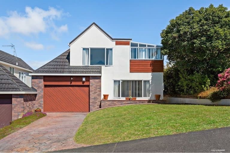 1/21 Cairnbrae Court, Northcross, Auckland - Carousel 1