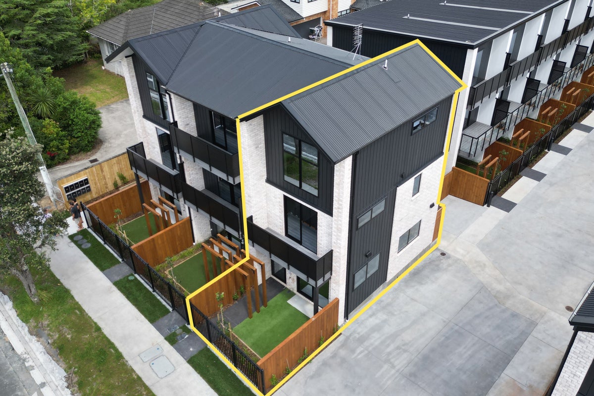 1/61 Matipo Road, Te Atatu Peninsula, Auckland - Carousel 1