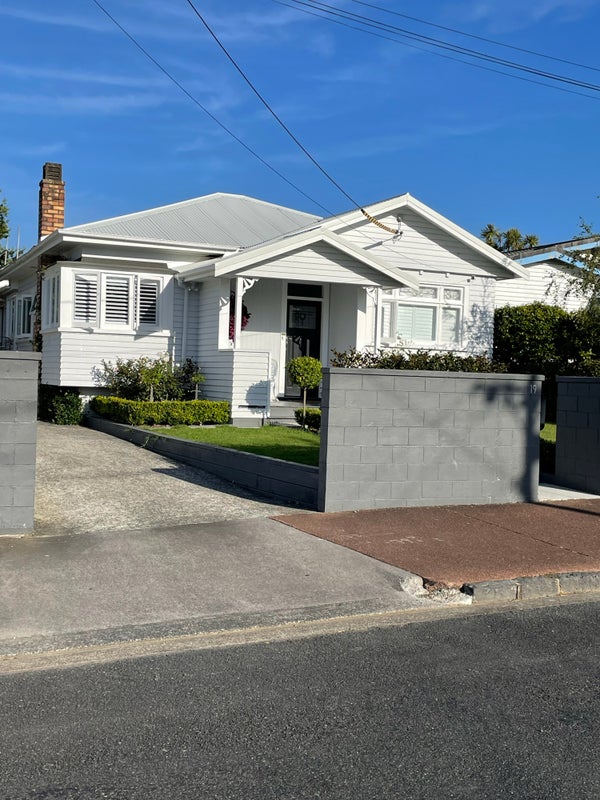 19 Pasadena Avenue, Point Chevalier, Auckland - Carousel 1