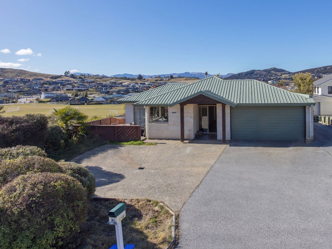 73 Totara Terrace, Wanaka - Carousel 1