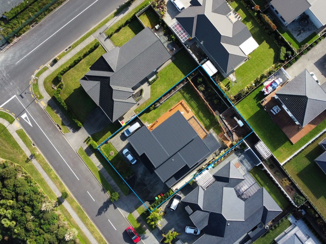 138 Eighth View Avenue, Beachlands, Auckland - Carousel 1