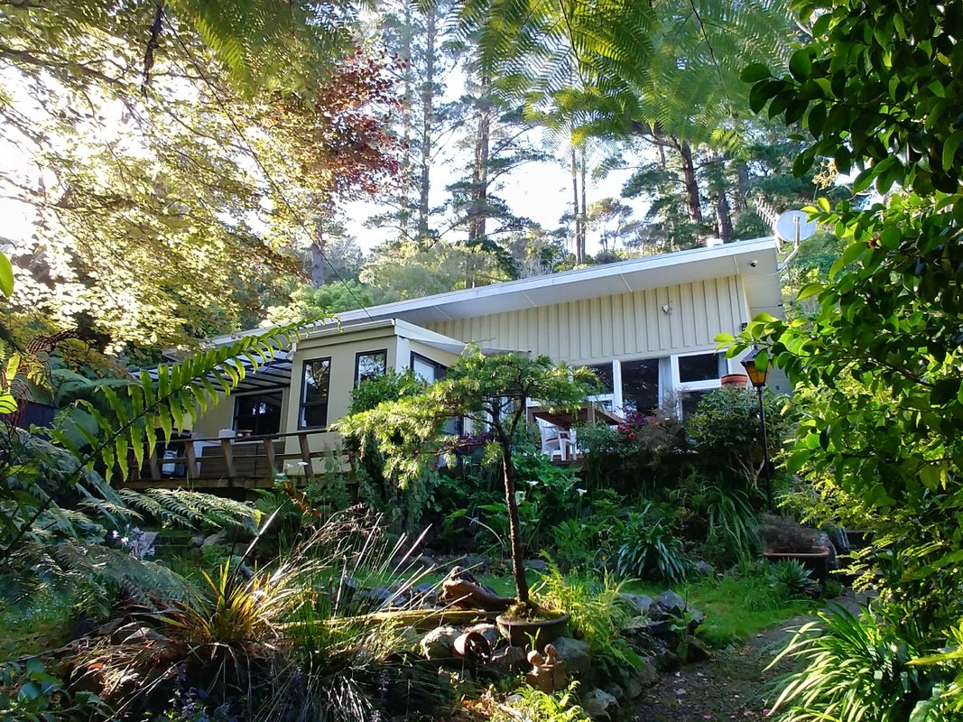 26 Hine Road, Wainuiomata, Lower Hutt - Carousel 1