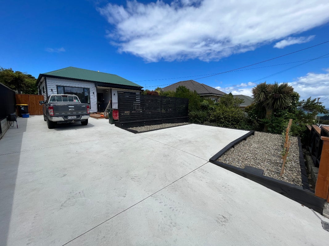 24 Oakland Street, Andersons Bay, Dunedin - Carousel 1