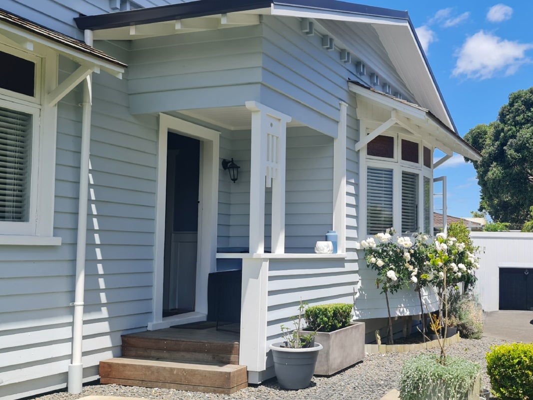 13 Ashcroft Avenue, Mangere Bridge, Auckland - Carousel 1