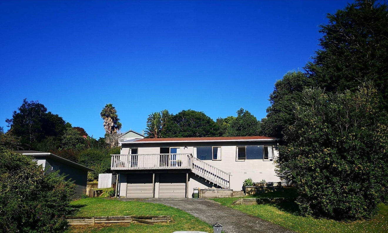 8 Arawa Place, Onerahi, Whangarei - Carousel 1