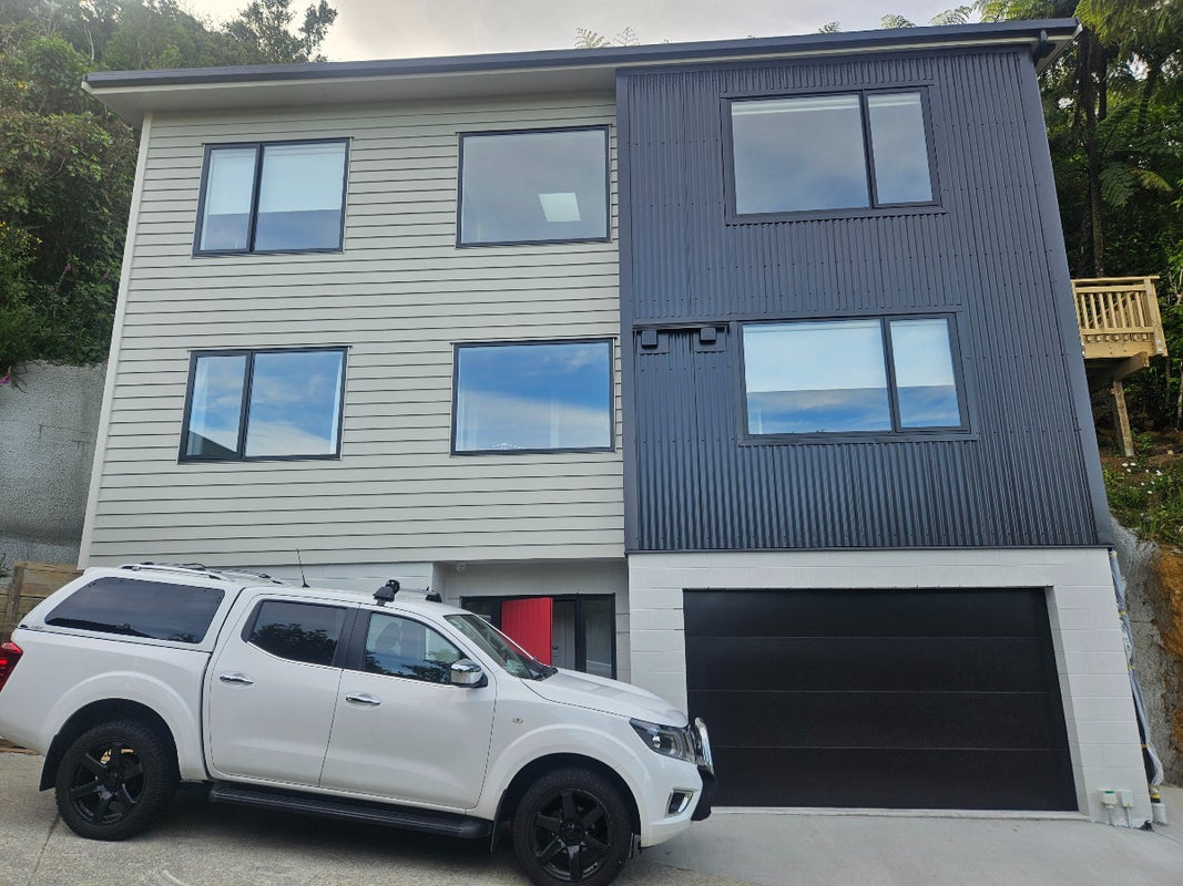 69D Chamberlain Road, Karori, Wellington - Carousel 1