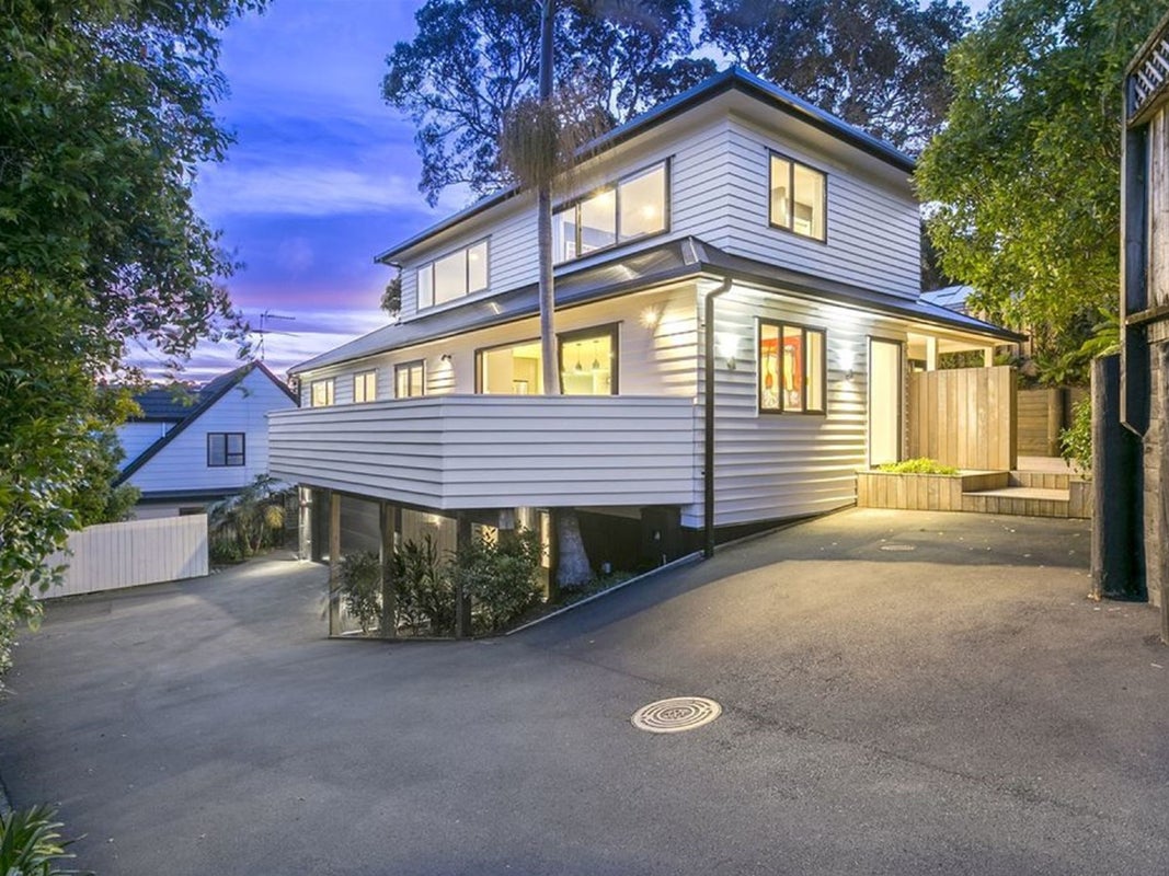 2/22 Sunrise Avenue, Mairangi Bay, Auckland - Carousel 1