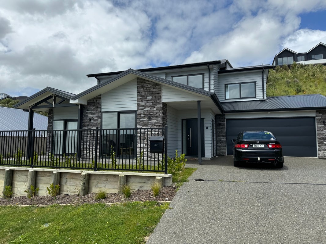 47 Ken Douglas Drive, Aotea, Porirua - Carousel 1