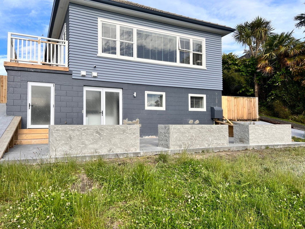 8 Plunket Terrace, Hamilton East, Hamilton - Carousel 1