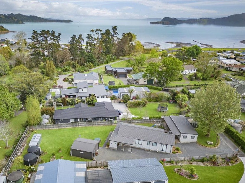 15C Ferndale Drive, Papakura - Carousel 1