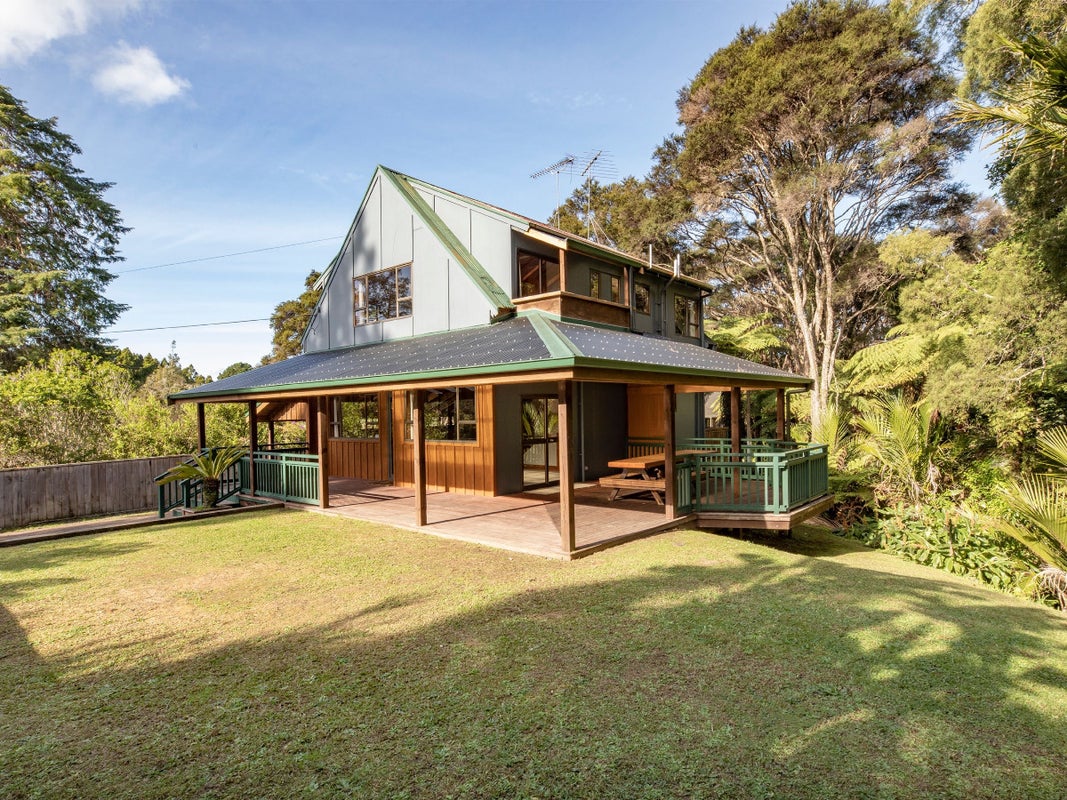 14 Jays Road, Titirangi, Auckland - Carousel 1