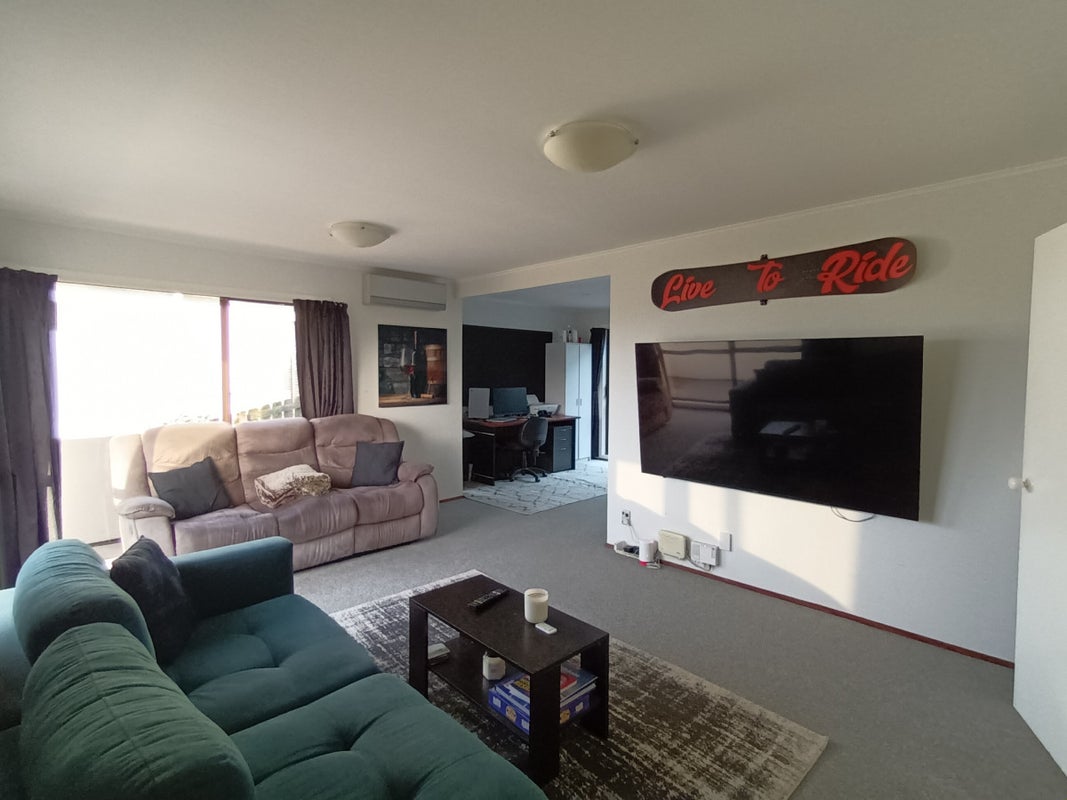 1/58 REDVERS DR, Belmont, Lower Hutt - Carousel 1