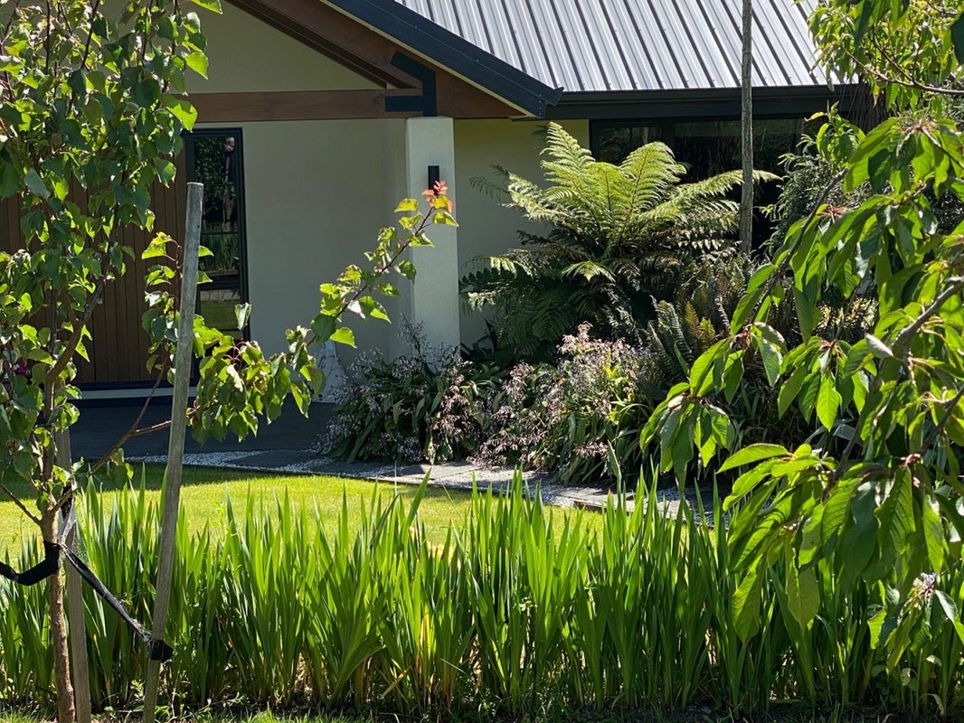 14 Orchard Grove, East Taieri, Mosgiel - Carousel 1