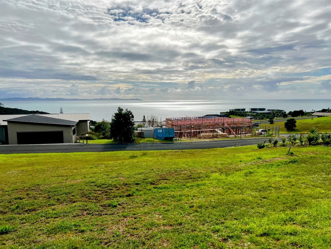 14 Sunrise Place, Cable Bay, Cable Bay - Carousel 1