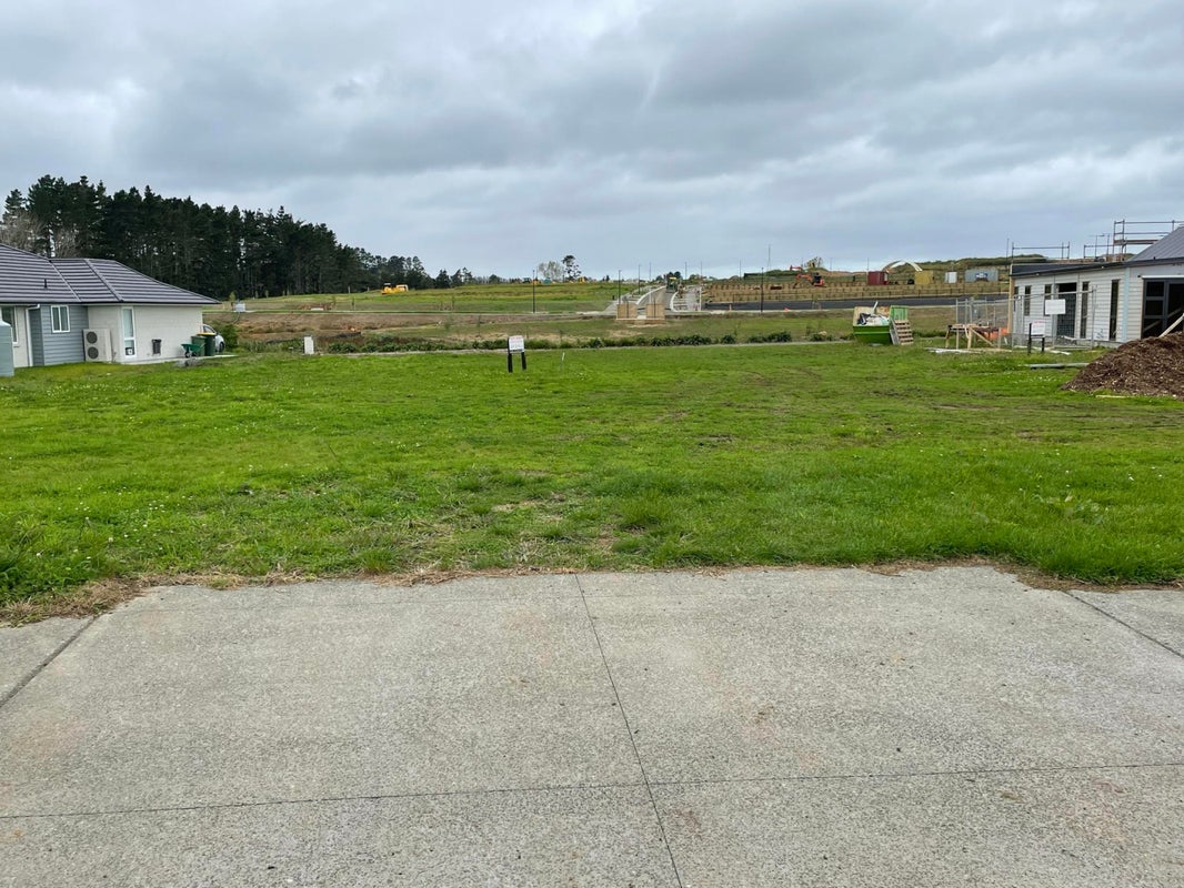 102 Metoriti Crescent, Karaka, Papakura - Carousel 1