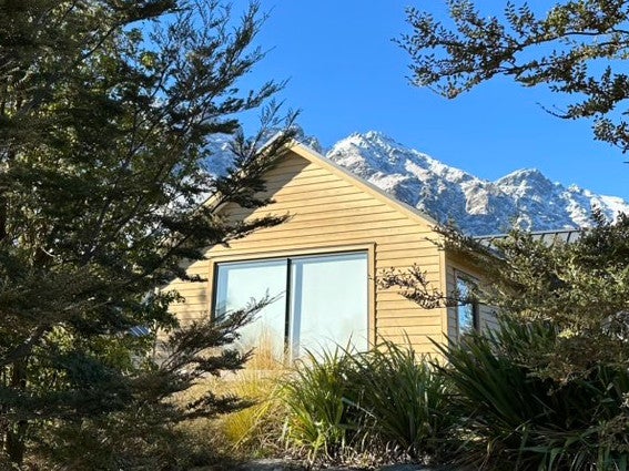 10 Polperro Court, Jacks POint, QUEENSTOWN - Carousel 1
