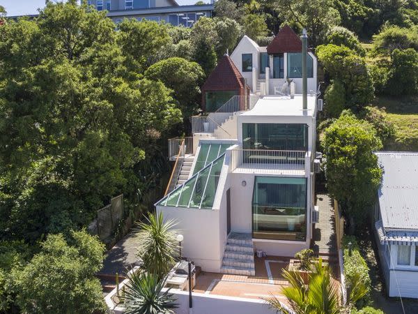 31 Howard Road, Point Howard, Lower Hutt - Carousel 1